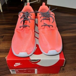 (SOLD) Nike Roshe One